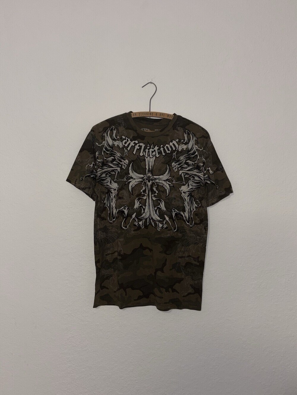 Affliction Y2K Jump Camo Lava Wash Graphic T-Shirt Men’s Size Medium